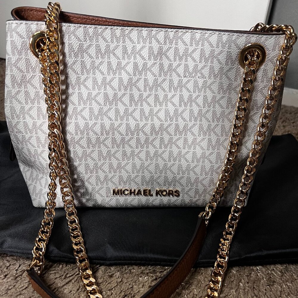 Michael Kors Jet Set Medium Chain Messenger